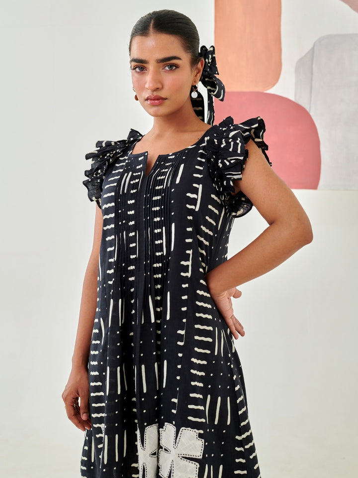 Black Abstract Print Short Dress With Ruffled Sleeves